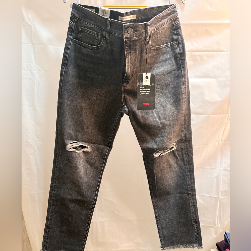 Levi’s Premium High Rise Straight cropped jeans